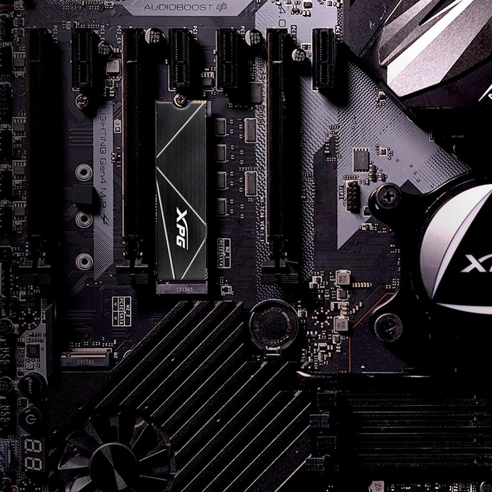 SSD XPG S70 Blade, 2TB, PCIe Gen4x4, M.2 NVMe, Leitura: 7400MB/s e Gravação: 6400MB/s, 3D NAND, Preto - AGAMMIXS70B-2T-CS