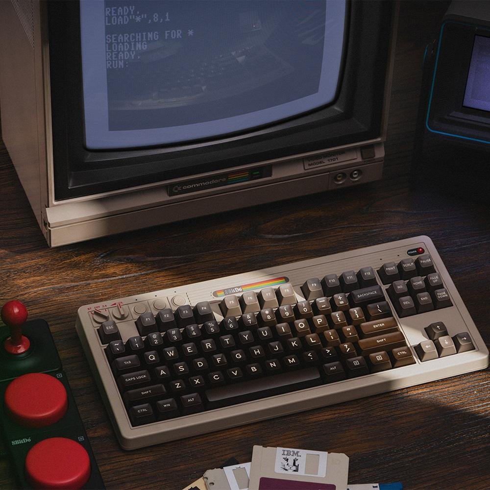 Teclado Mecânico 8BitDo C64 | KaBuM!