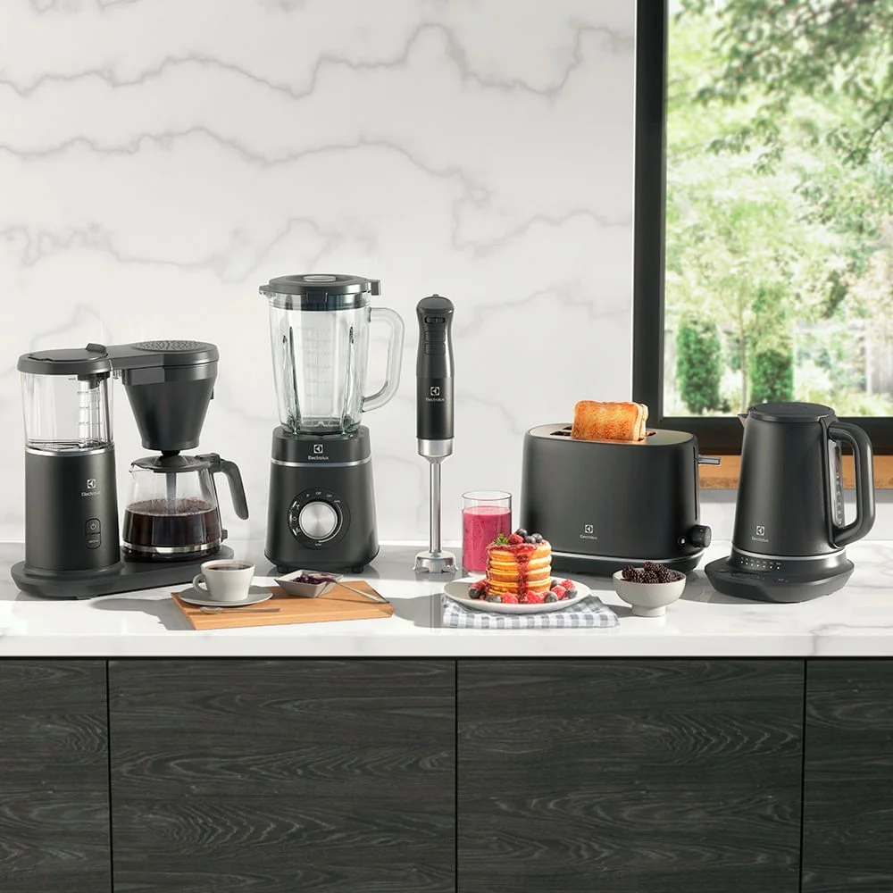 Cafeteira Elétrica Electrolux Expert cmp70, Com Tecnologia Perfectsense, 127V, Preta Cafeteira Elétrica Electrolux Expert cmp70, Com Tecnologia Perfectsense, 127V, Preta